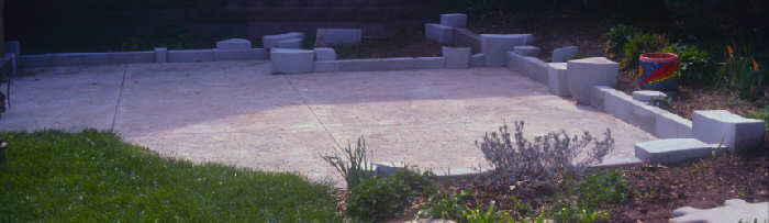 A continuous, pieced border around a patio